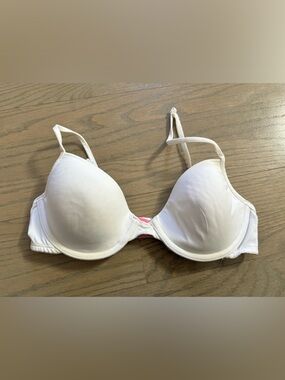 Victoria’s Secret PINK White Tshirt Demi  Bra size 34B